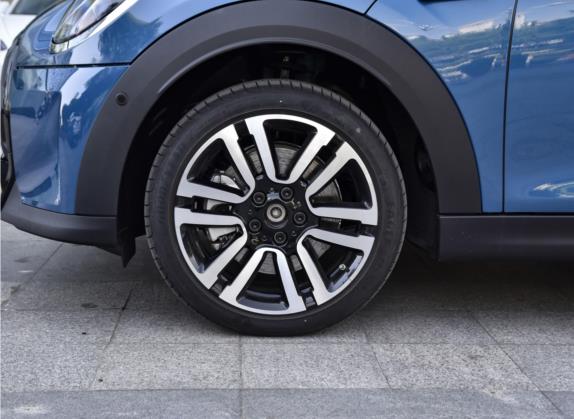 MINI 2022款 2.0T COOPER S 艺术家 五门版 其他细节类   前轮