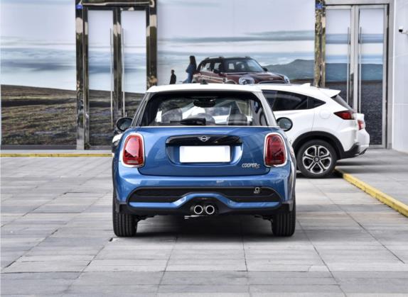 MINI 2022款 2.0T COOPER S 艺术家 五门版 外观   正后