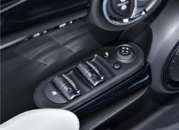 MINI 2022款 2.0T COOPER S 艺术家 五门版 车厢座椅   门窗控制