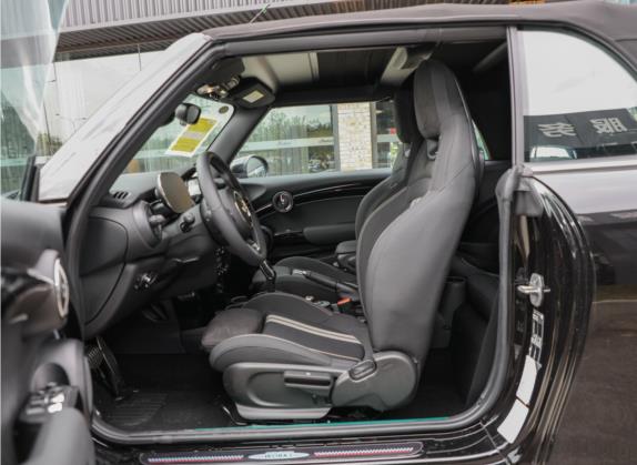 MINI 2022款 1.5T COOPER CABRIO 黑标特别版 车厢座椅   前排空间