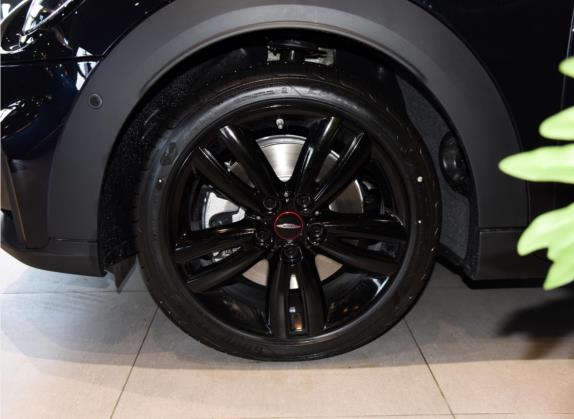 MINI 2022款 2.0T COOPER S 黑标特别版 五门版 其他细节类   前轮
