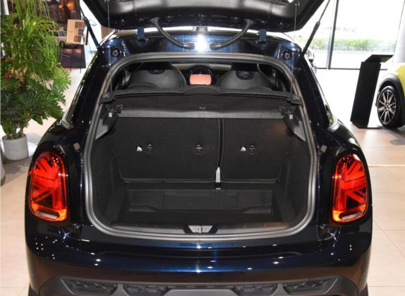MINI 2022款 2.0T COOPER S 黑标特别版 五门版 车厢座椅   后备厢