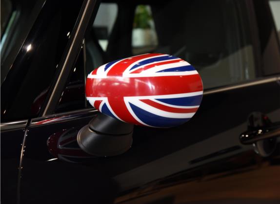 MINI 2022款 2.0T COOPER S 黑标特别版 五门版 外观细节类   外后视镜