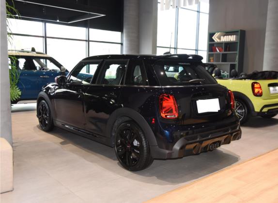 MINI 2022款 2.0T COOPER S 黑标特别版 五门版 外观   斜后