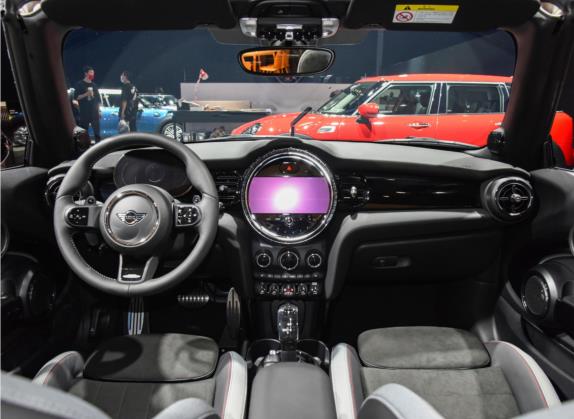 MINI 2022款 2.0T COOPER S CABRIO 黑标特别版 中控类   中控全图