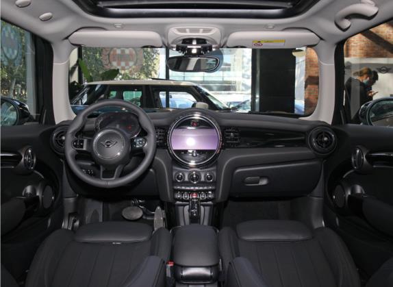 MINI 2022款 1.5T COOPER The Coopers 纪念版 中控类   中控全图