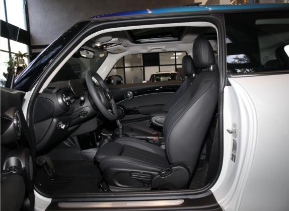 MINI 2022款 1.5T COOPER The Coopers 纪念版 车厢座椅   前排空间