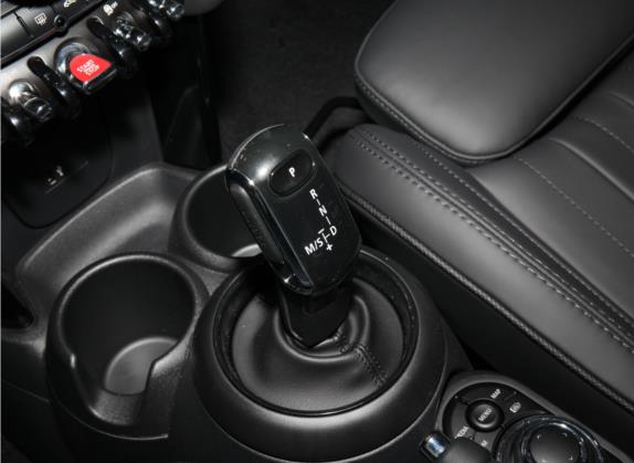 MINI 2022款 1.5T COOPER The Coopers 纪念版 中控类   挡把