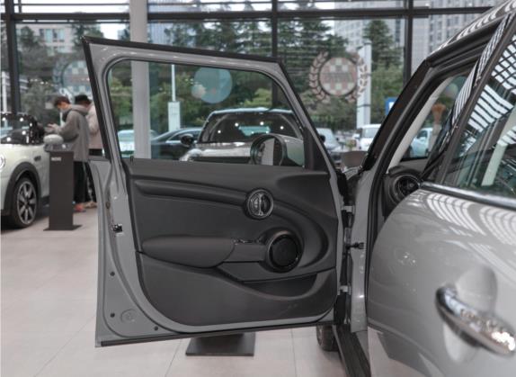MINI 2022款 改款 1.5T ONE 五门版PLUS 车厢座椅   前门板