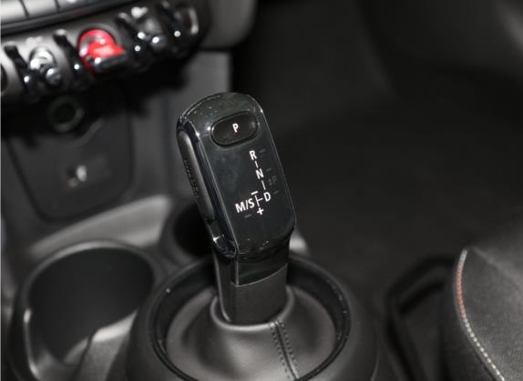 MINI 2022款 改款 1.5T ONE 五门版PLUS 中控类   挡把
