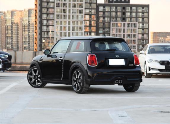 MINI 2022款 改款 2.0T COOPER S 艺术家 外观   斜后