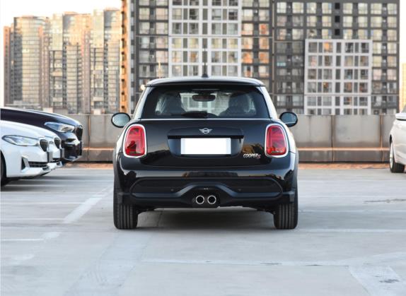 MINI 2022款 改款 2.0T COOPER S 艺术家 外观   正后