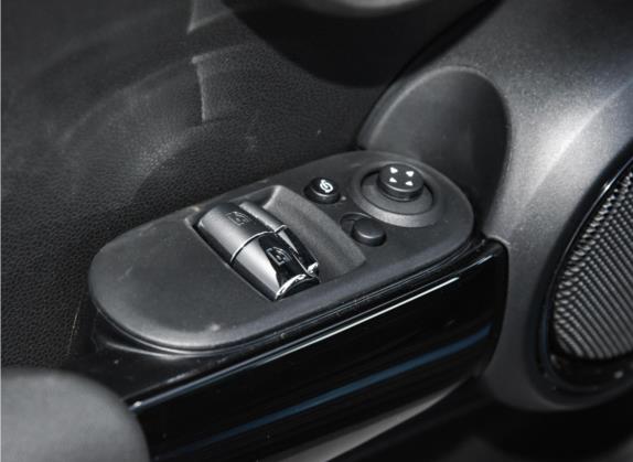 MINI 2022款 改款 2.0T COOPER S 艺术家 车厢座椅   门窗控制