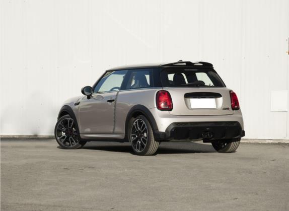 MINI 2022款 改款 2.0T COOPER S 赛车手 外观   斜后