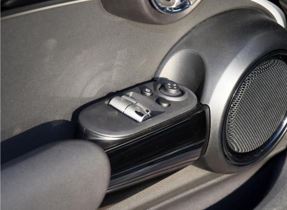 MINI 2022款 改款 2.0T COOPER S 赛车手 车厢座椅   门窗控制