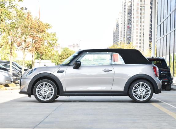 MINI 2022款 改款 1.5T COOPER CABRIO 经典派 外观   正侧