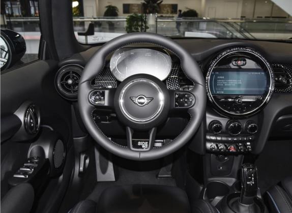 MINI 2022款 改款 1.5T COOPER CABRIO Sidewalk 中控类   驾驶位