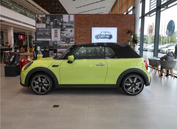 MINI 2022款 改款 2.0T COOPER S CABRIO 艺术家 外观   正侧