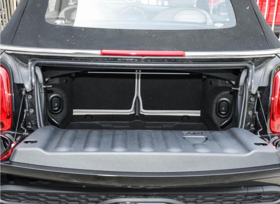 MINI 2022款 改款 2.0T COOPER S CABRIO Sidewalk 车厢座椅   后备厢