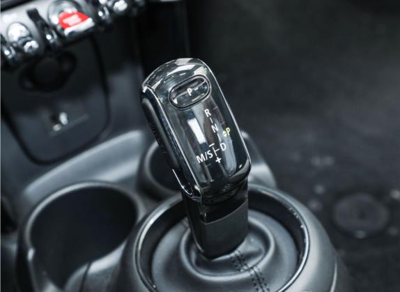 MINI 2022款 改款 2.0T COOPER S CABRIO Sidewalk 中控类   挡把