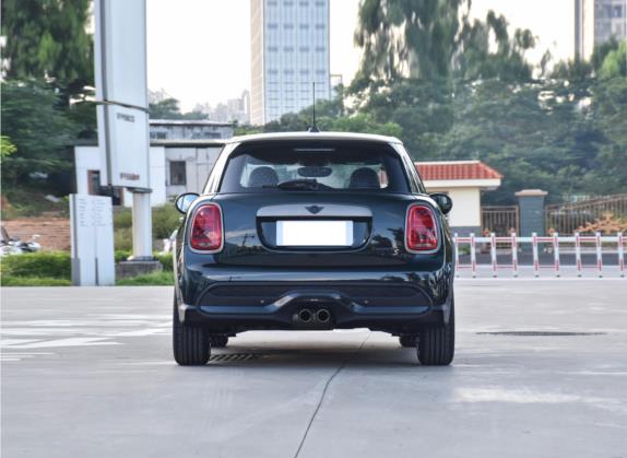 MINI 2022款 2.0T COOPER S 执迷特别版 五门版 外观   正后