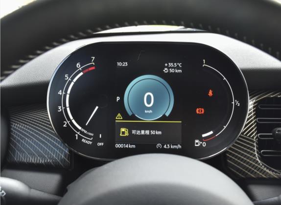 MINI 2022款 2.0T COOPER S 执迷特别版 五门版 中控类   仪表盘