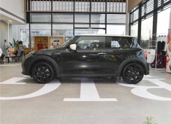 MINI 2022款 1.5T COOPER 执迷特别版 外观   正侧