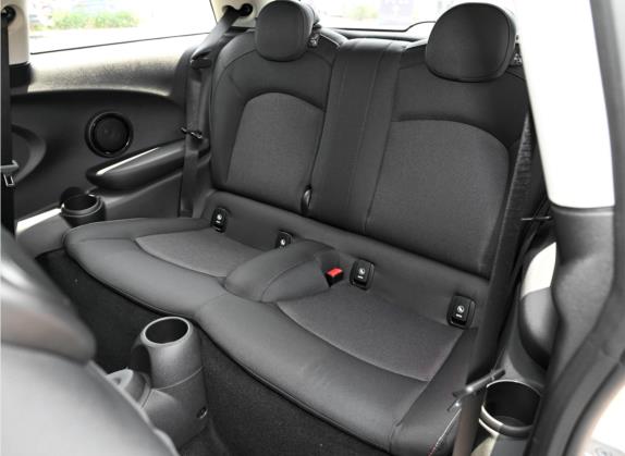 MINI 2023款 1.5T ONE 车厢座椅   后排空间