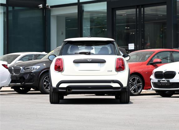 MINI 2023款 1.5T ONE 外观   正后