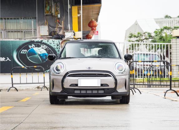 MINI 2023款 1.5T COOPER 艺术家 外观   正前
