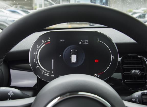 MINI 2023款 1.5T COOPER 艺术家 中控类   仪表盘