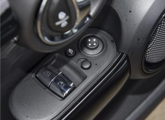 MINI 2023款 1.5T COOPER 艺术家 车厢座椅   门窗控制
