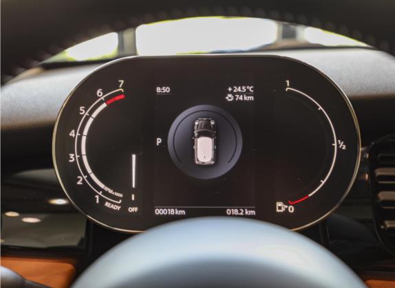 MINI 2023款 2.0T COOPER S 艺术家 中控类   仪表盘