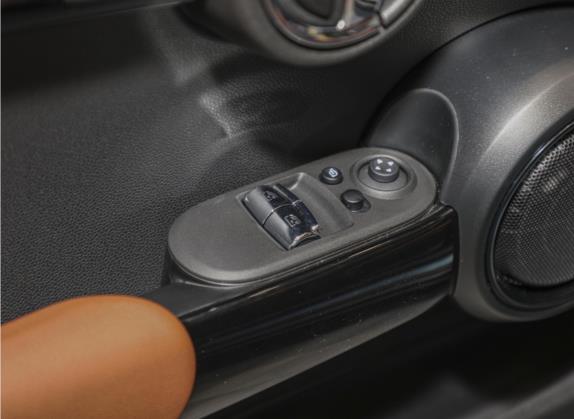 MINI 2023款 2.0T COOPER S 艺术家 车厢座椅   门窗控制