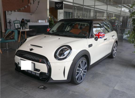 MINI 2023款 2.0T COOPER S 艺术家 五门版