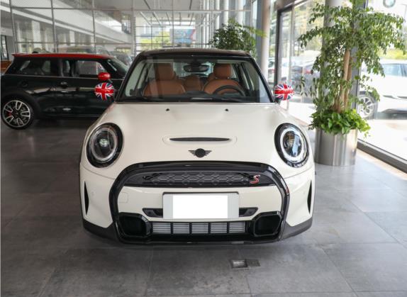 MINI 2023款 2.0T COOPER S 艺术家 五门版 外观   正前