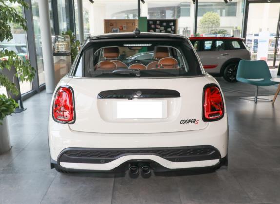 MINI 2023款 2.0T COOPER S 艺术家 五门版 外观   正后