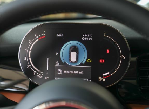 MINI 2023款 2.0T COOPER S 艺术家 五门版 中控类   仪表盘