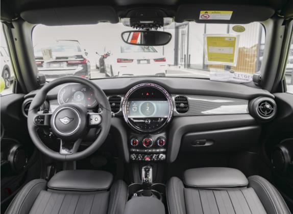 MINI 2023款 2.0T COOPER S CABRIO 艺术家 中控类   中控全图