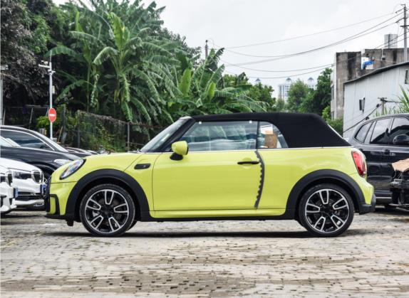 MINI 2023款 2.0T COOPER S CABRIO 赛车手 外观   正侧