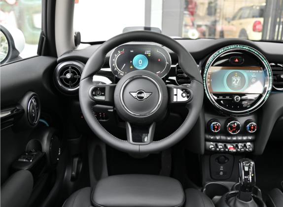 MINI 2023款 1.5T COOPER 弧光特别版 中控类   驾驶位