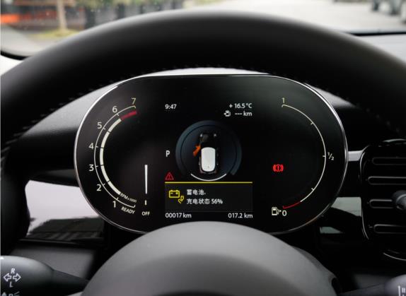 MINI 2023款 1.5T COOPER 弧光特别版 五门版 中控类   仪表盘