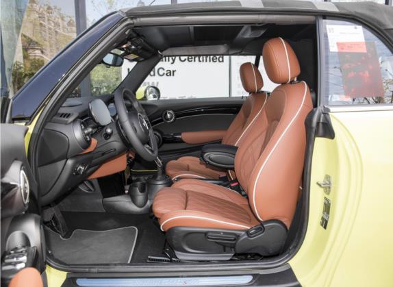 MINI 2023款 改款 2.0T COOPER S CABRIO 艺术家 车厢座椅   前排空间