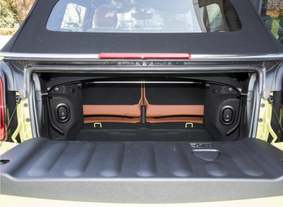 MINI 2023款 改款 2.0T COOPER S CABRIO 艺术家 车厢座椅   后备厢