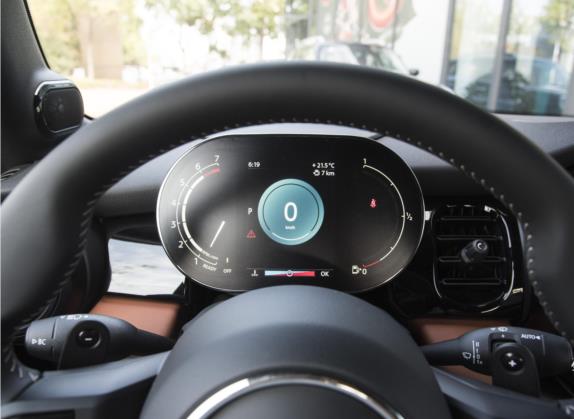 MINI 2023款 改款 2.0T COOPER S CABRIO 艺术家 中控类   仪表盘