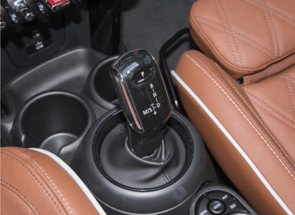 MINI 2023款 改款 2.0T COOPER S CABRIO 艺术家 中控类   挡把