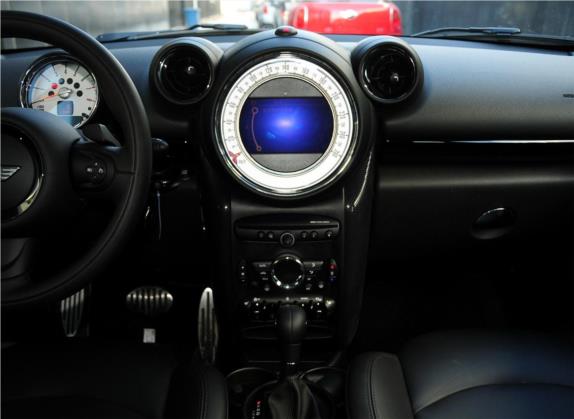 MINI PACEMAN 2013款 1.6T COOPER S ALL4 中控类   中控台