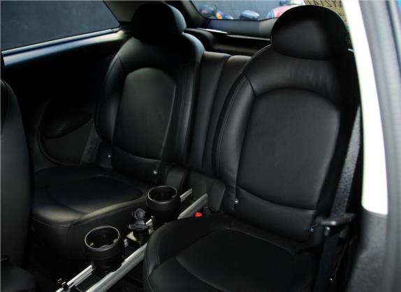 MINI PACEMAN 2013款 1.6T COOPER S ALL4 车厢座椅   后排空间