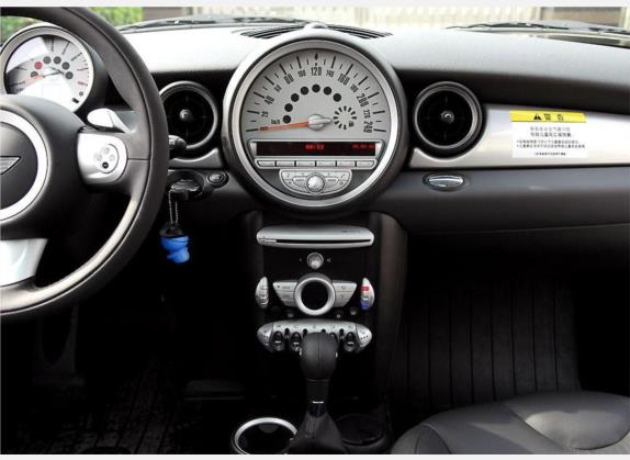 MINI CLUBMAN 2007款 1.6L COOPER Excitement 中控类   中控台
