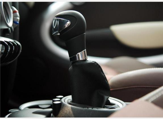 MINI CLUBMAN 2007款 1.6L COOPER Excitement 中控类   挡把
